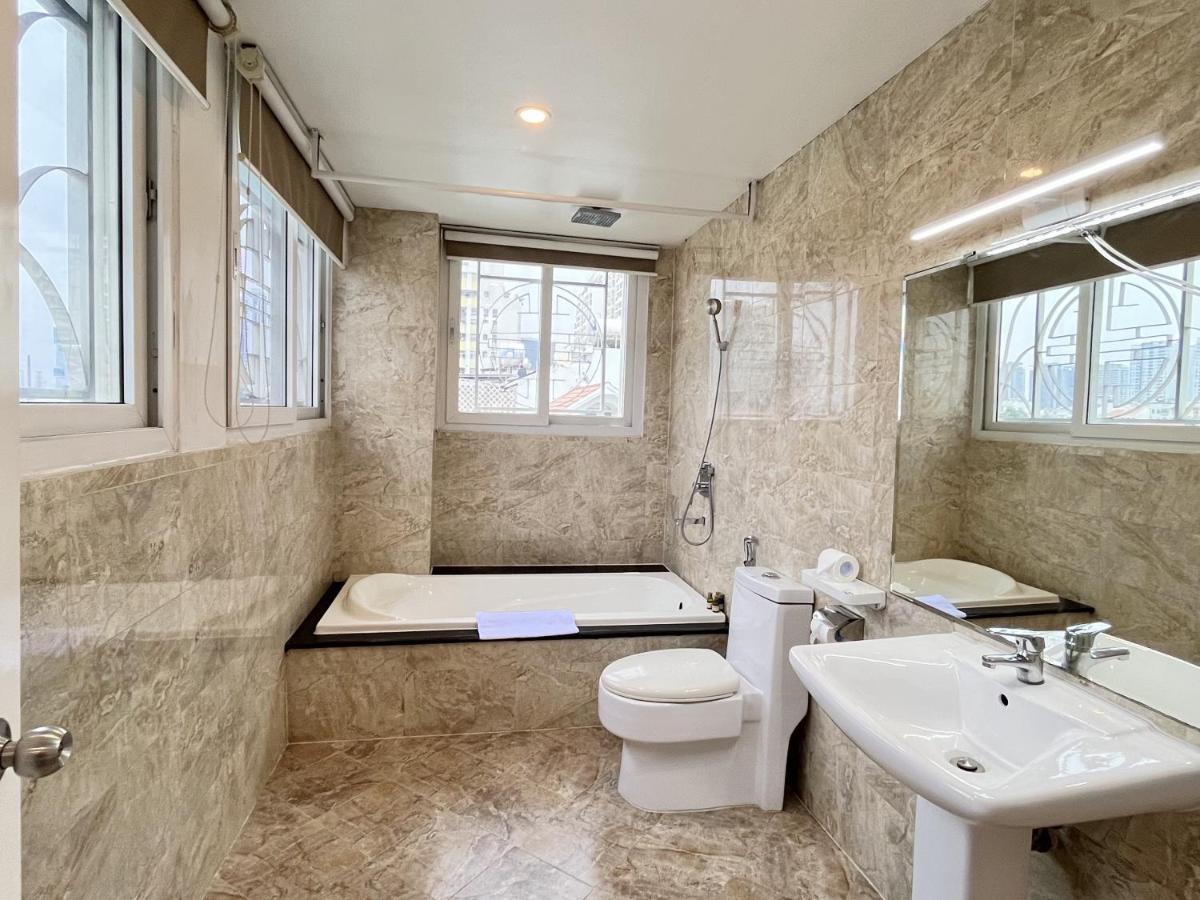 Khách sạn Paragon Pmh *