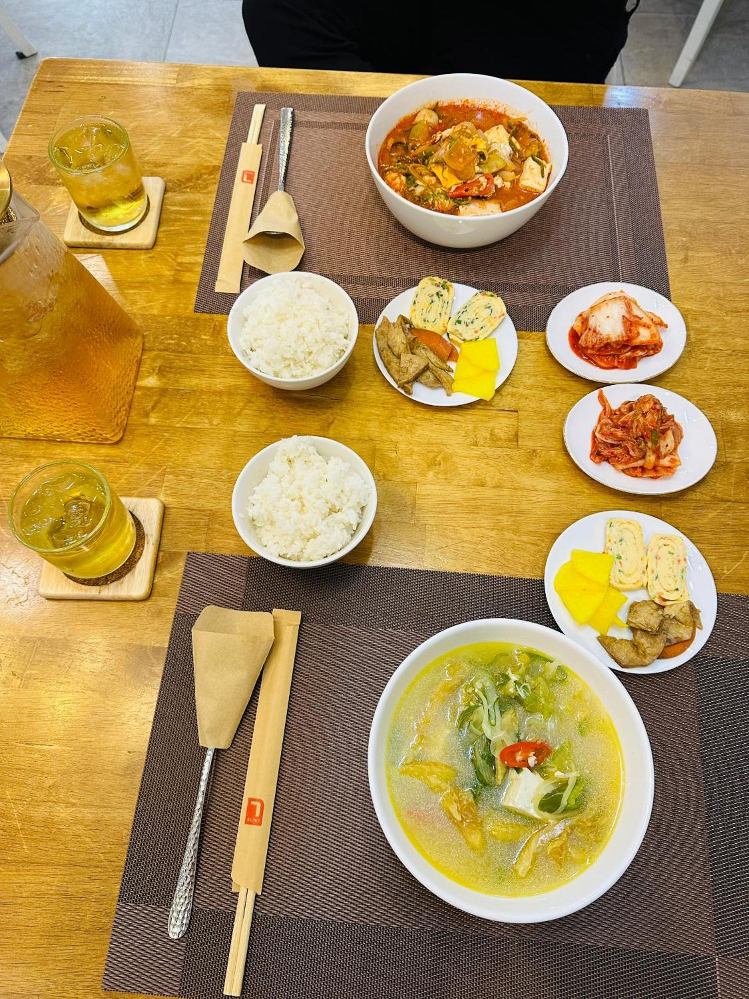 Khách sạn Paragon Pmh