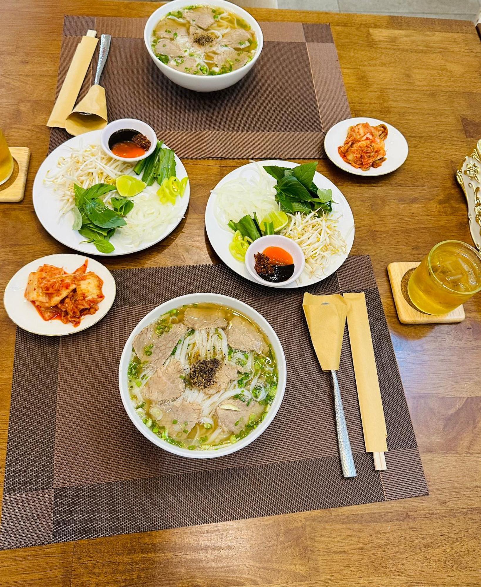 Khách sạn Paragon Pmh *