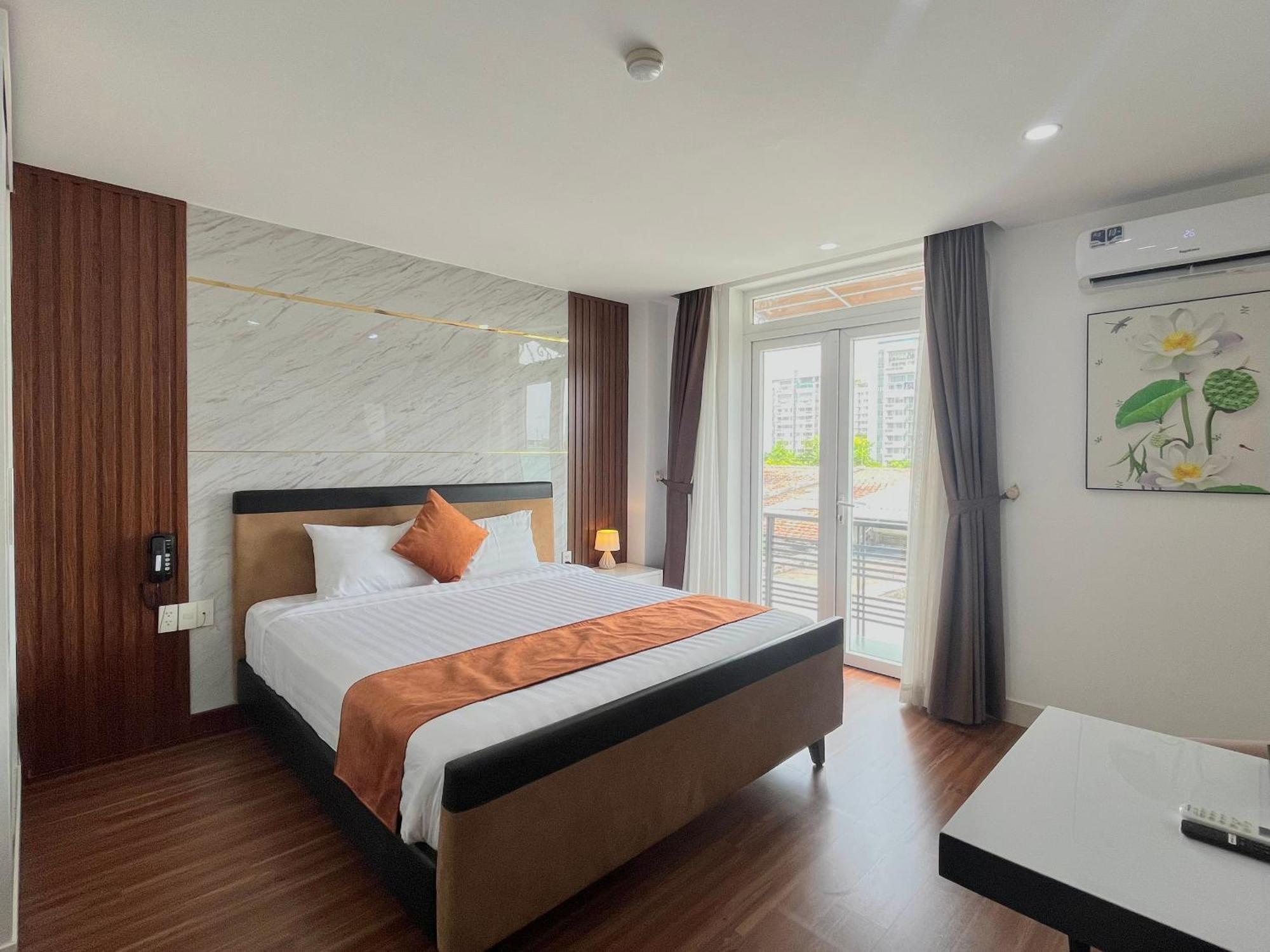Paragon Pmh Khách sạn *